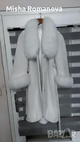 Бяло палто лисица и алкантара, снимка 2 - Палта, манта - 45367887