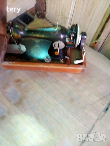 Продавам стара шевна машина руска Варна Център , снимка 4 - Антикварни и старинни предмети - 52702043