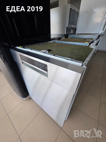 Съдомиялна за чадтично/полу вграждане Bosch, снимка 5 - Съдомиялни - 53683408