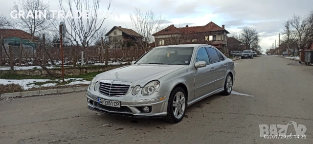 Mercedes-Benz E220 CDI AMG-Paket, снимка 3 - Автомобили и джипове - 52078401