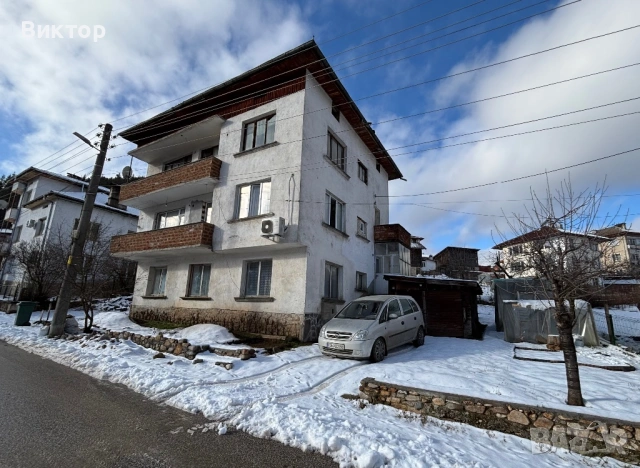 Продава се масивна къща с двор и гаражи – с. Смилян гр. Смолян, снимка 10 - Къщи - 53208774