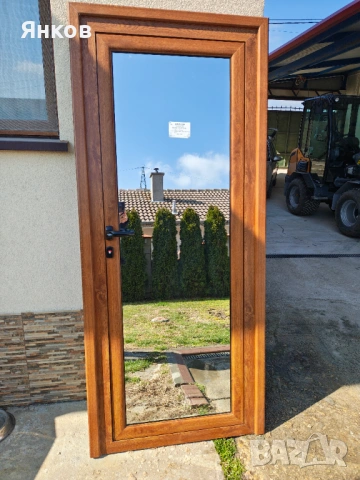 Алуминиева врата за баня 