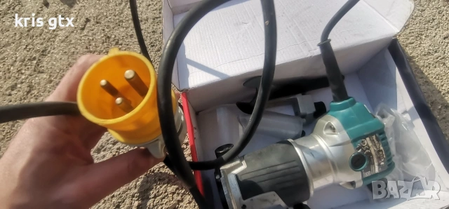 оберфреза марка Makita , снимка 3 - Други инструменти - 54219525