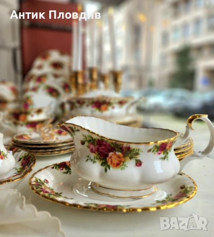 Сервиз за хранене 44 части Royal Albert Old Country Roses, снимка 11 - Сервизи - 53474239
