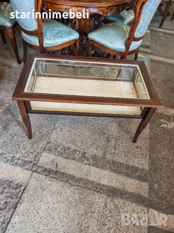 Витринна маса за кафе