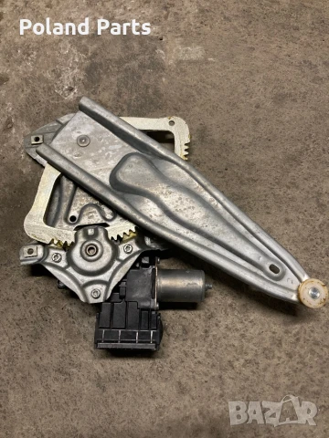 Моторче стъклоповдигач задно ляво Тойота ЦХР 85710-F4020 Toyota C-HR, снимка 2 - Части - 51022740