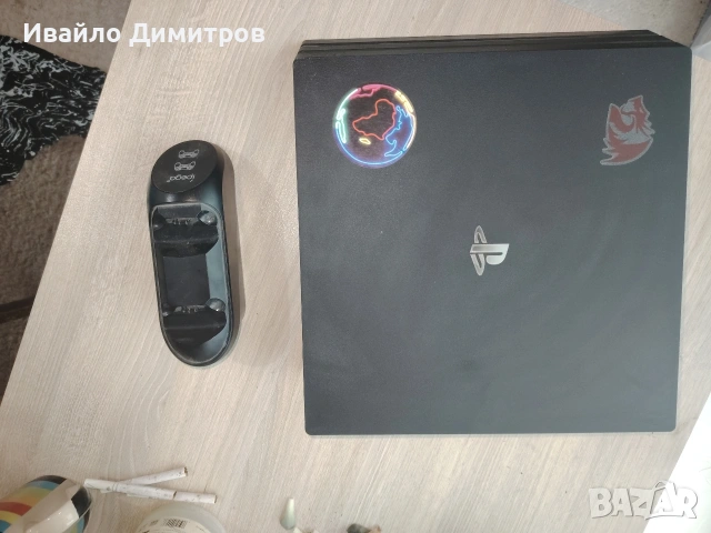 Ps4 pro с два контролера, четири игри и станция за зареждане на контролерите. , снимка 3 - Игри за PlayStation - 53727697