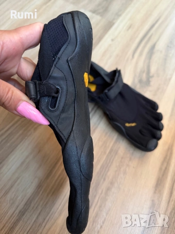 Оригинални обувки с пръсти Vibram FiveFingers - фитнес, бягане и тренировки ! 38 н, снимка 3 - Кецове - 51228981