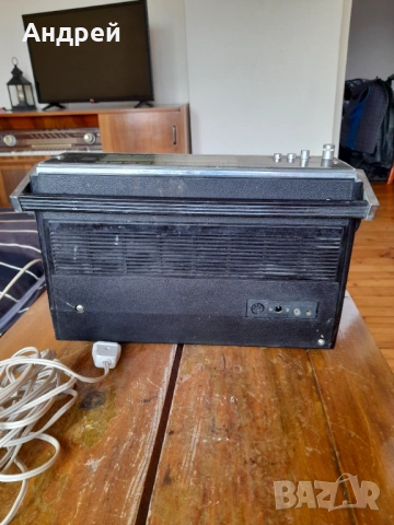 Старо радио,радиоприемник VEF Spidola 231, снимка 4 - Антикварни и старинни предмети - 53988217