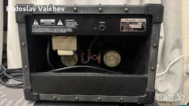 РЕЗЕРВИРАНО!Roland JAZZ Chorus 20-кубе за китара, снимка 2 - Китари - 53613810