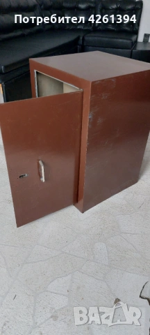 Продавам метална каса, сейф, снимка 3 - Сейфове и каси - 54101689