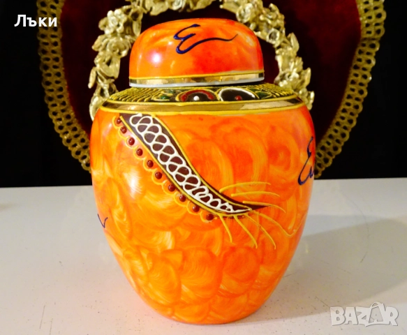 Ваза,буркан,урна,японски порцелан Satsuma Dragonware,злато. , снимка 4 - Вази - 52939070