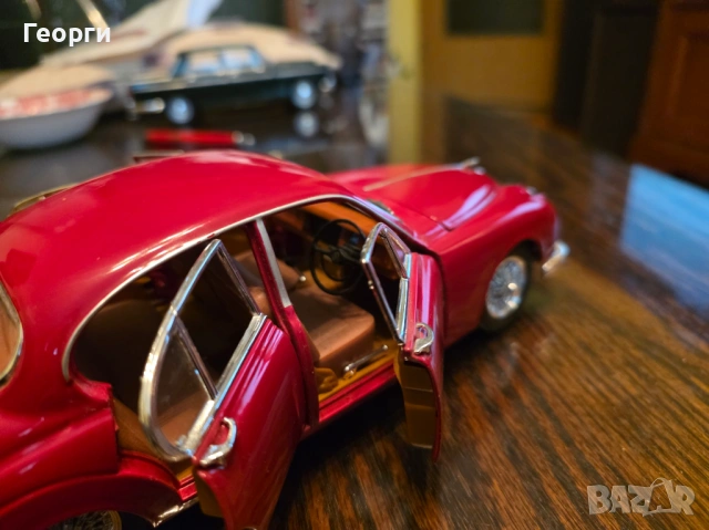 Maisto Jaguar Mark II 1959 1/18 Burago, снимка 5 - Колекции - 53702737