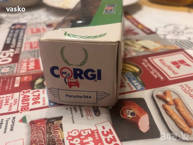 Английско Корги 1:43 Порше 944, снимка 12 - Колекции - 53250210