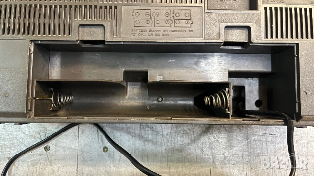 Радио касетофон Hitachi Trk 7000e, снимка 4 - Радиокасетофони, транзистори - 54293107