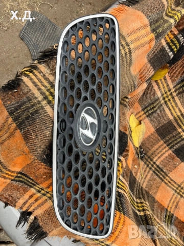 Решетка преден капак Хюндай Теракан 2005г 