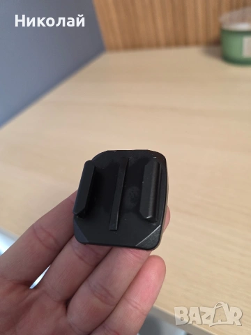 Продавам стойка за екшън камера за каска Shoei x-spirit 3