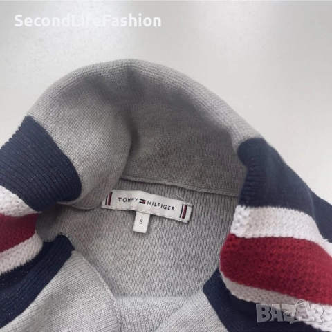 Дамски пуловер с висока яка и раирани ръкави Tommy Hilfiger размер S сив , снимка 3 - Блузи с дълъг ръкав и пуловери - 52505690