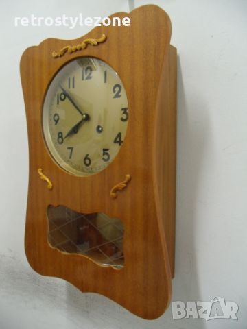 № 7470 стар стенен часовник   - механичен , навиване с ключ  - с гонгове на половин и кръгъл час  - , снимка 2 - Антикварни и старинни предмети - 45149086