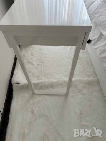 Бюро , тоалетна маса, ikea besta burs бял гланц, снимка 6 - Бюра - 53891594