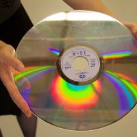  търся купувам лазер дискове или лазер плочи , снимка 1 - CD дискове - 45069016