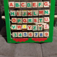 Дървена детска образователна играчка. Немска азбука и числа с примерни думички и картинки. , снимка 1 - Образователни игри - 45036146