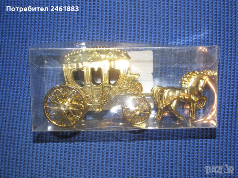 Златна (пластмасова) колесница кутийка за бижу. Нова., снимка 1