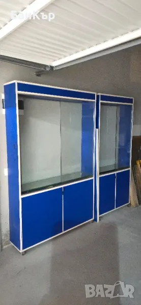 Витрини два броя, снимка 1