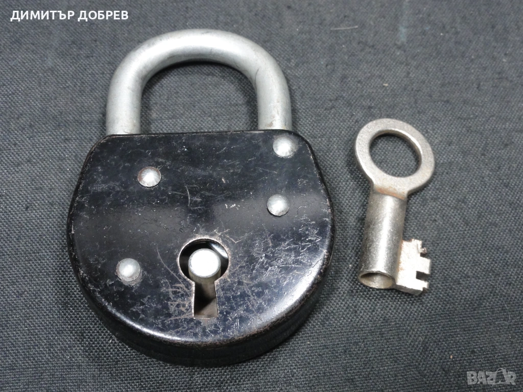 СТАР РЕТРО КАТИНАР С КЛЮЧ, снимка 1