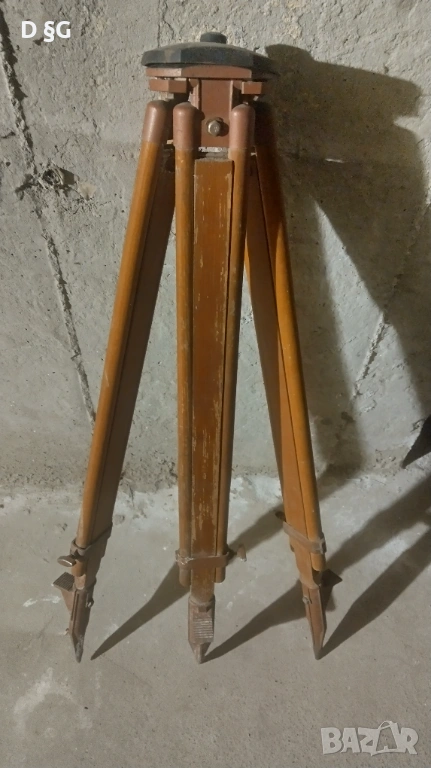 Дървен триножник, снимка 1