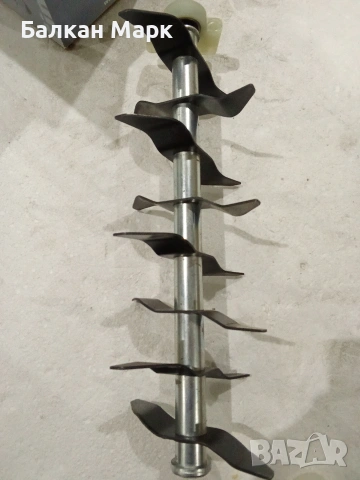 Оригинален Вал с Ножове за аератор, Скарификатор Einhell, снимка 3 - Градинска техника - 53963229