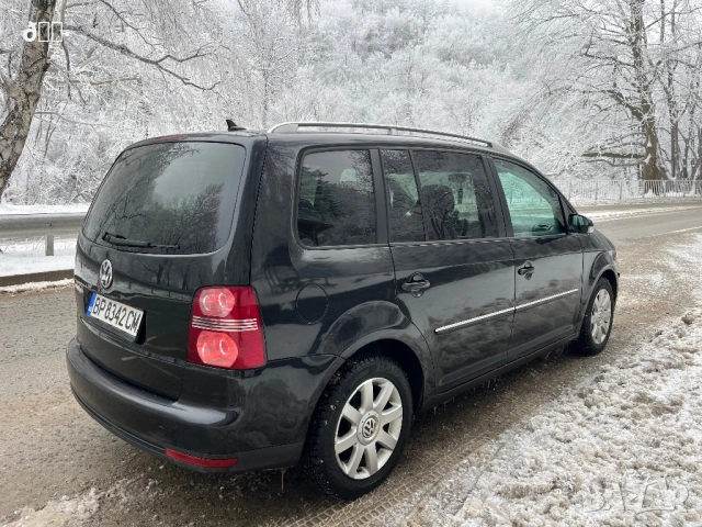 Продава се VW Touran 2.0 140 BMM 7 места, снимка 5 - Автомобили и джипове - 53359172