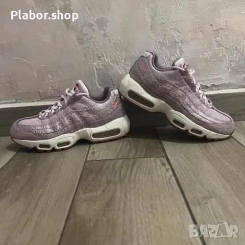 Дамски обувки Nike Air Max 95, номер 38, снимка 2 - Дамски ежедневни обувки - 49862067