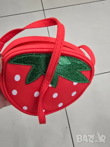 детски чантички ягода, снимка 3 - Раници - 49701204