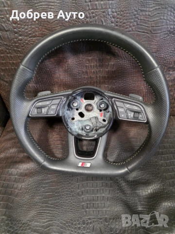 Продавам S - Line  мултиволан за Audi A3 8V 