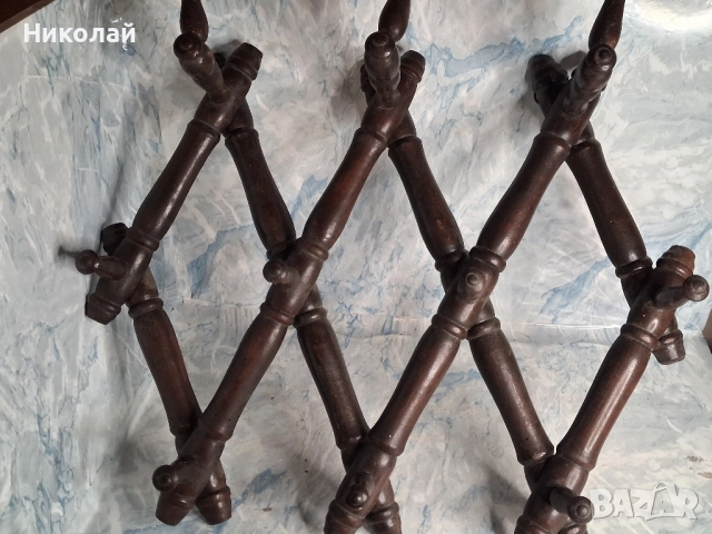 Стара Дървена Сгъваема Закачалка за Стена