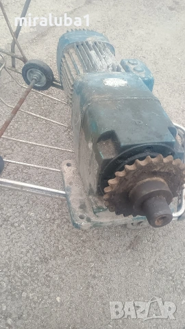 мотор с редуктор , снимка 5 - Резервни части за машини - 53917946