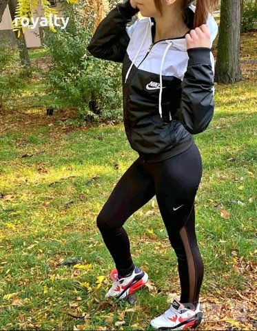 Nike Дамска Ветровка На Дребно и Едро, снимка 3 - Спортни екипи - 52571904