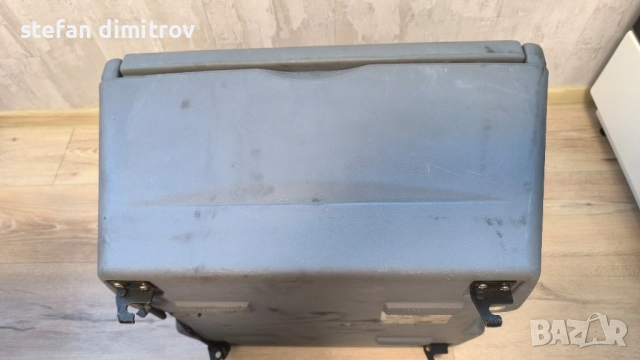 Хладилна чанта Elecrolux предназначена за миниванове Ford , Seat , Vw , снимка 12 - Хладилни чанти - 51950966