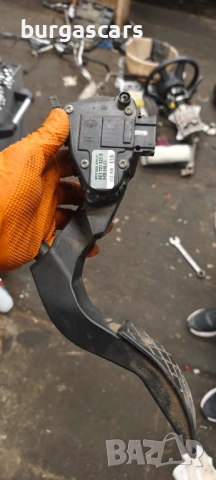 Потенциометър Педал газ 8E1 721 523 B Audi A4 B7 Avant 1.9-116к.с, снимка 2 - Части - 53683775