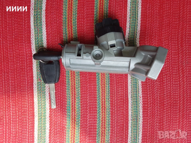 Контактен патрон с конзола и клейморед за бус