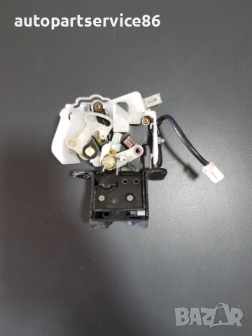 Механизъм за заключване на хечбек заден капак за Mazda 6 2.0D (2002-2007) B6701, снимка 2 - Части - 53728947