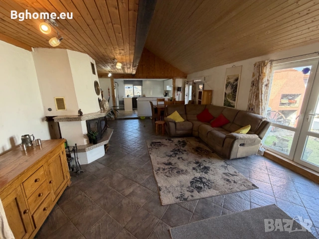 Двуетажна къща с голям двор и басейн в с. Равнец | 2447 кв.м двор | обзаведена, снимка 11 - Къщи - 53839873