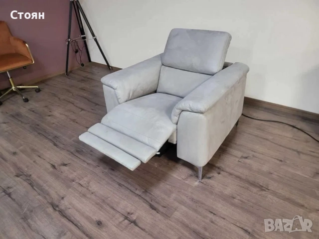 Светло сив фотьойл от плат с електрически релаксиращ механизъм, снимка 5 - Дивани и мека мебел - 52010973