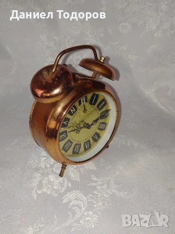 Стар Германски Механичен Будилник - Работи и Звъни с Камбани, снимка 3 - Антикварни и старинни предмети - 51429682