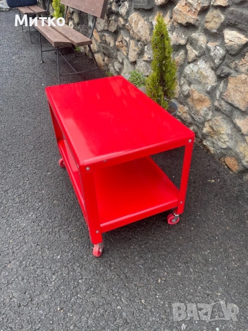 Желязна маса два рафта, снимка 2 - Маси - 54089014