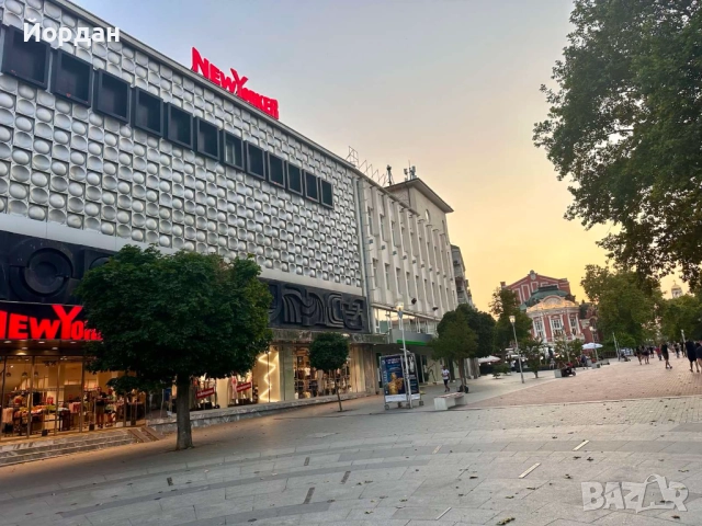 Тристаен апартамент Топ център, снимка 11 - Апартаменти - 52876383