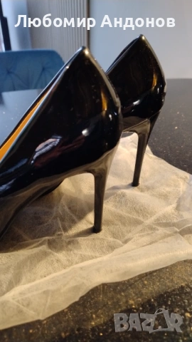 Дамски черни-лачени обувки, снимка 4 - Дамски обувки на ток - 53063248