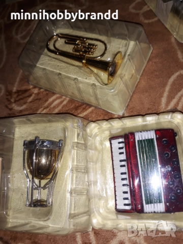  Музикални инструменти Акордеони Пиано Тромпет Виола Барабан Тарамбука Цигулка Хармоника , снимка 2 - Акордеони - 52436337