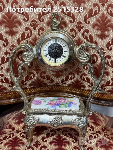 красив стар настолен часовник с кутия за бижута